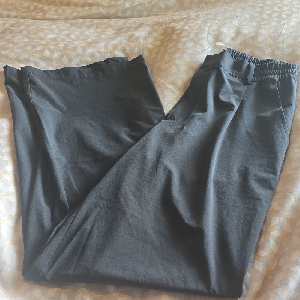 ALO Yoga Steel Grey Wide Leg Pants for Effortless Style